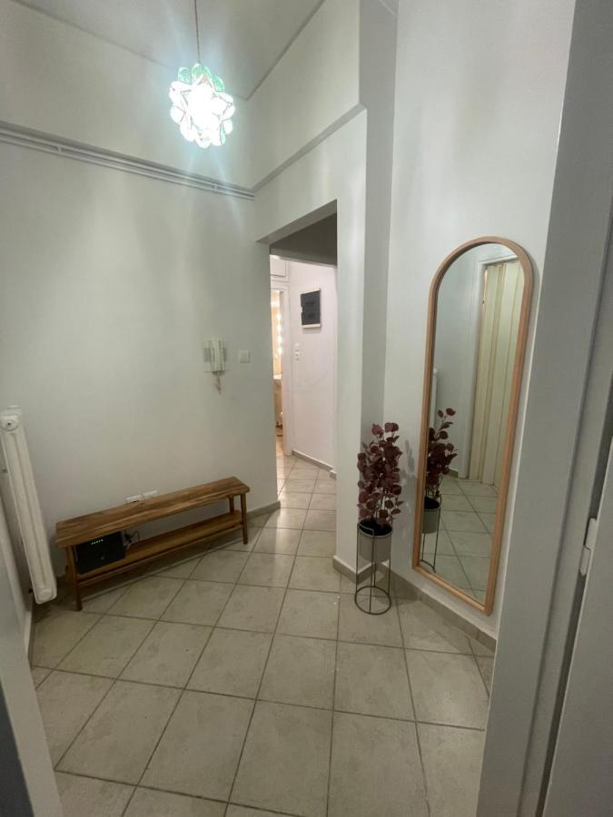 Alex's Next To Laiko Apartment *